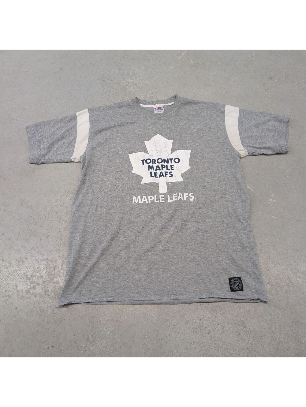 Vintage 90s Toronto Maple Leafs NHL Big Logo T-shirt